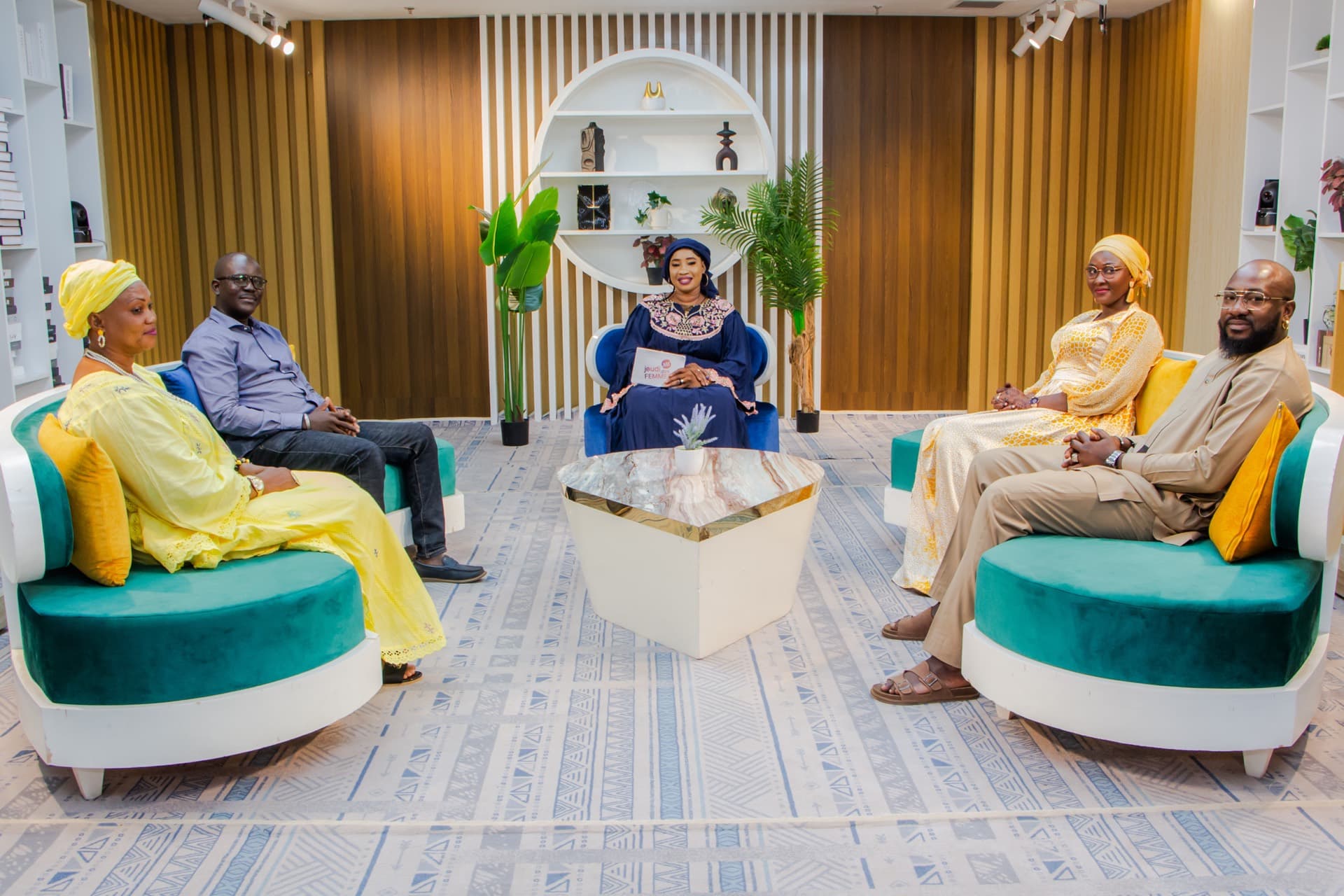 Plateau de l'émission Jeudi des Femmes sur Advance TV