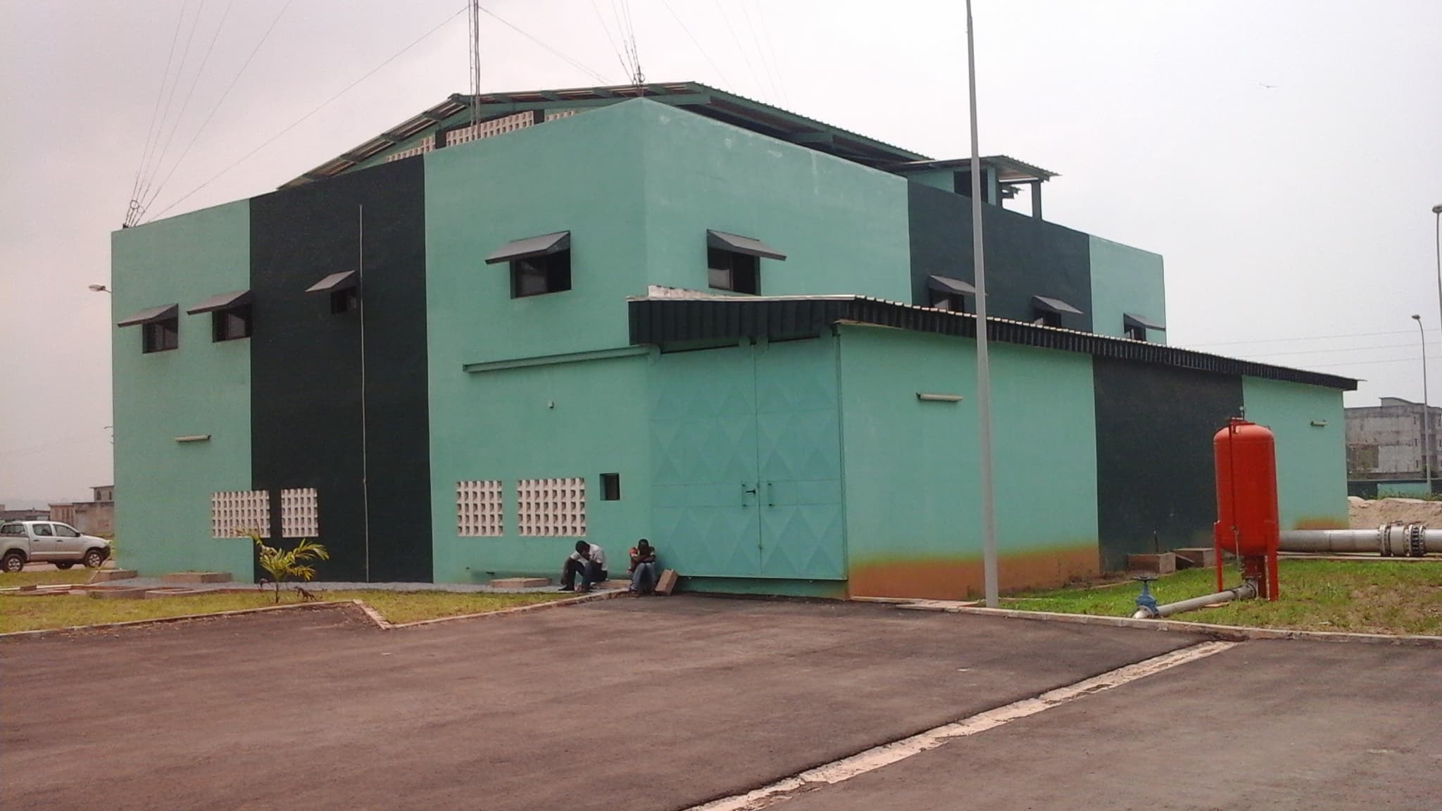 Bâtiment d'exploitation et de pompage de la station d'eau potable de Niangon 2 à Abidjan
