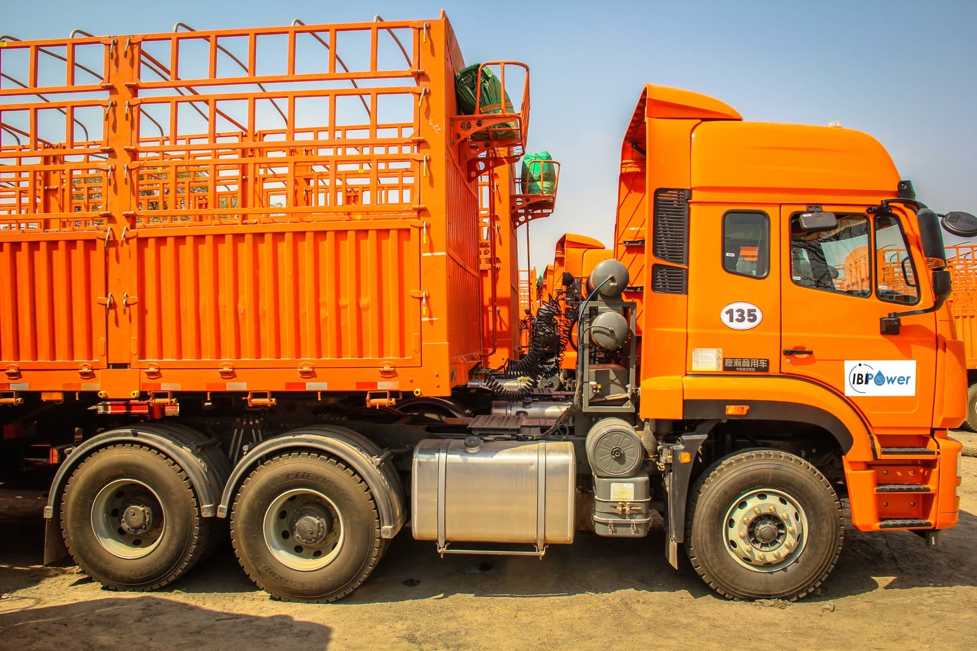 Ensemble tracteur et semi-remorque IBI Power