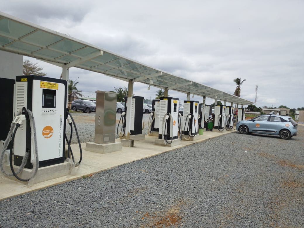 Station de recharge intelligente NDZELA avec ses bornes rapides